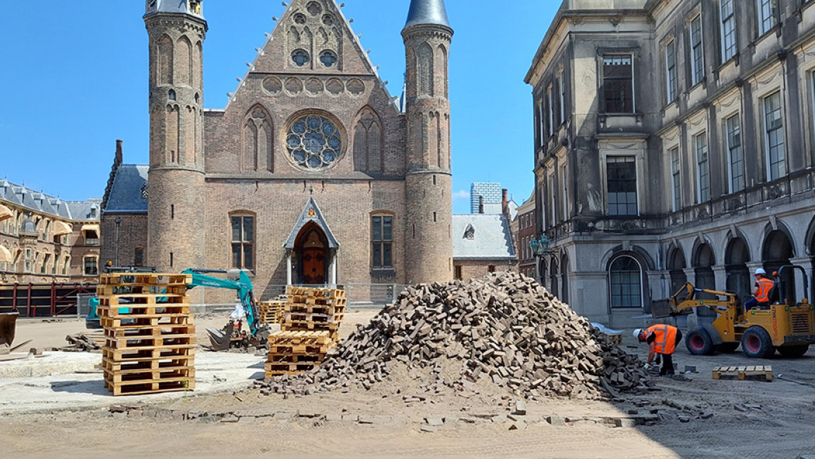 Renovatie buitenruimtes Binnenhof van start