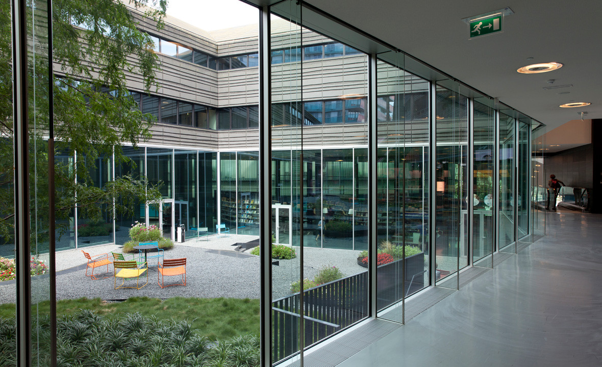 Almere-library-roof-garden-10